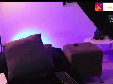 Chaturbate Watch Live Sex Cams of yourtoybella
