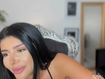 Chaturbate Live Sex Cam of moniqueeass