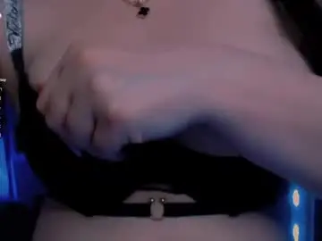 Chaturbate Live Sex Cam of bellelovexx