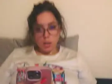 Chaturbate Live Sex Cam of prettyjulliette