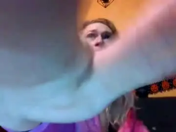 Chaturbate Live Sex Cam of braindeadbetty