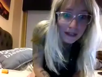 Chaturbate Live Porn of helltoheaven22