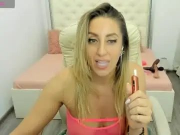 Chaturbate Live Sex Cam of hott_eryka