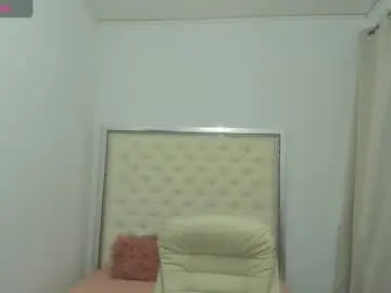 Chaturbate Live Sex Cam of hott_eryka