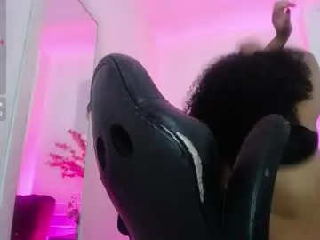 Chaturbate Adult Webcam of ayliin_boobs