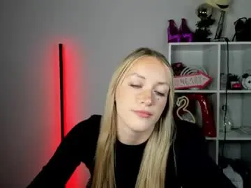 Chaturbate Live Sex Cam of evelynblond