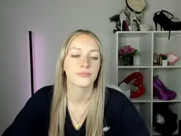 Chaturbate Nude Webcam of evelynblond