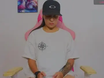 Chaturbate Live Sex of karoll_horny1