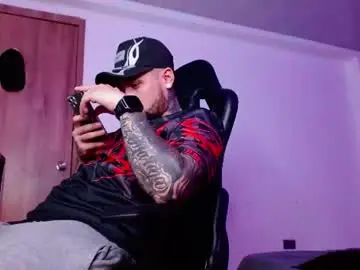 Chaturbate Watch Live Sex Cams of lliamm_2
