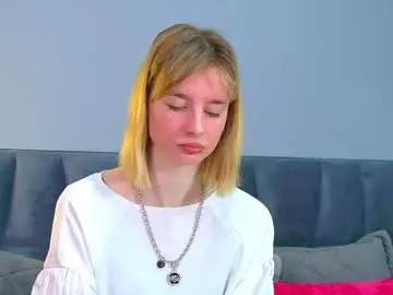 Chaturbate Live Sex Cam of merlinmeyer