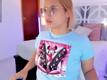 Chaturbate Adult Video Chat of mikaelastonne