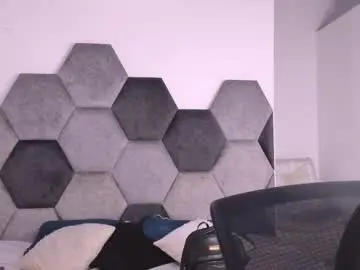 Chaturbate Live Sex Cam of mikaelastonne