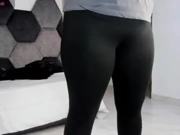 Chaturbate Live Sex Cam of mikaelastonne