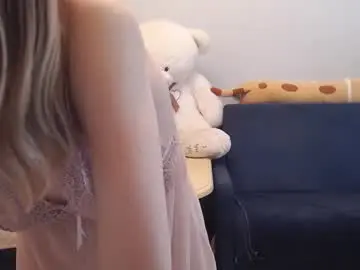 Chaturbate Live Sex Cam of shy_moony