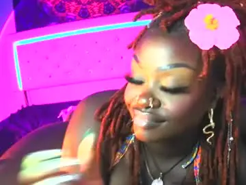 Chaturbate Live Sex Cam of tatithegoddess