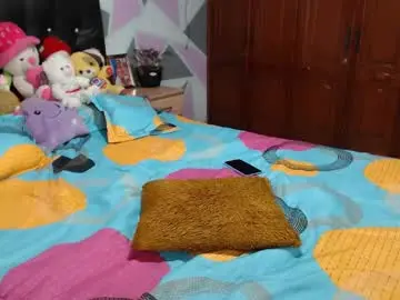 Chaturbate Live Sex Cam of camila_rosess