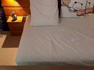 Chaturbate Live Sex Cam of mila_kiitty
