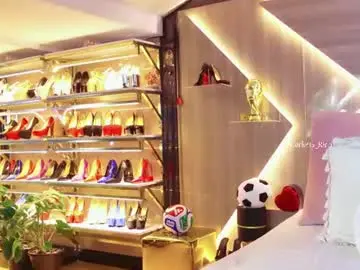 Chaturbate Live Sex Cam of carlotta_ricci