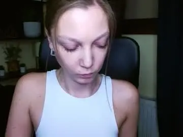 Chaturbate Best live sex cam show of emilly_xkiss