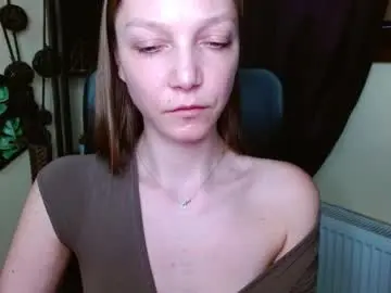 Chaturbate Live Sex Cam of emilly_xkiss