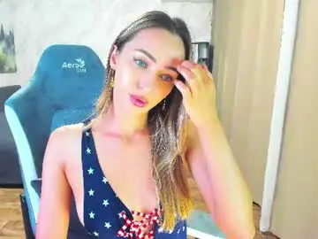 Chaturbate Live Sex Cam of berry_lipsss