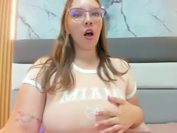 Chaturbate Live Sex Cam of leynabraun