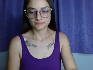 Chaturbate Best live sex cam show of lilcoralinne_0