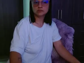 Chaturbate Best live sex cam show of lilcoralinne_0