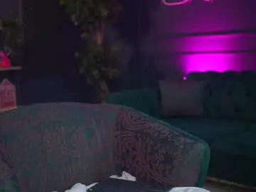 Chaturbate Live Sex Cam of raquellevon