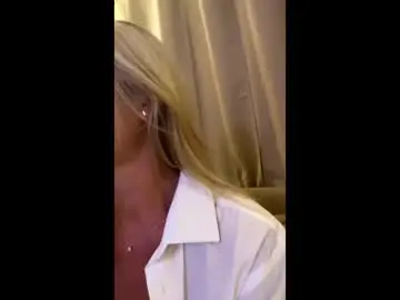 Chaturbate Free Porn Cam of karencougar69