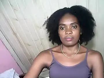 Chaturbate Live Sex Cam of emerence9794