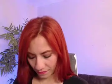 Chaturbate Live Sex Cam of evee_e