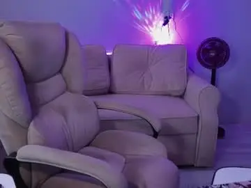 Chaturbate Live Sex Cam of courteous_raspberrrry