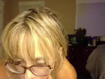 Chaturbate Live Sex Cam of brookieslife