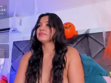 Chaturbate Watch Live Sex Cams of luciacollinss_