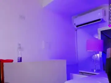 Chaturbate Live Sex Cam of luciacollinss_