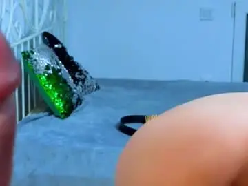 Chaturbate Best live sex cam show of alesquirt