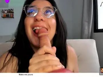 Chaturbate Live Sex Cam of tellme_maddie
