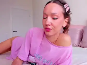 Chaturbate Live Sex Cam of awgustina_sweetheart22