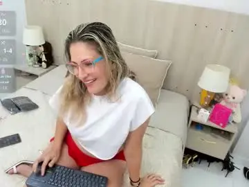 Chaturbate Live Sex Cam of lesly_santodomingo