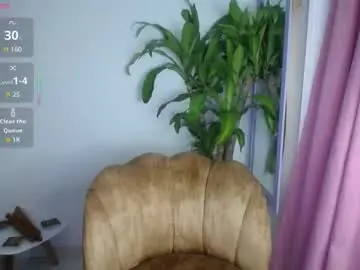 Chaturbate Live Sex Cam of emilyhines__