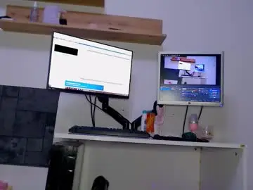 Chaturbate Live Sex Cam of sweetjess022