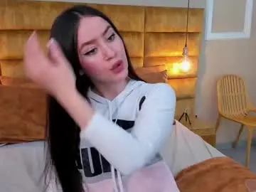 Chaturbate Live Sex Cam of shairaclark