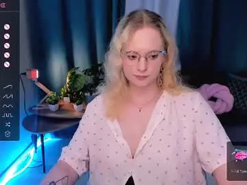 Chaturbate Adult Video Chat of sheslinki