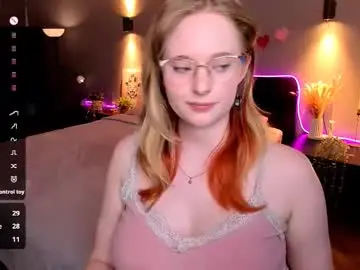 Chaturbate Adult Video Chat of sheslinki