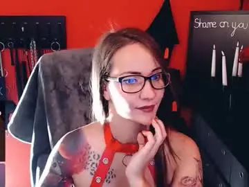 Chaturbate Live Sex Cam of gina_hotlick