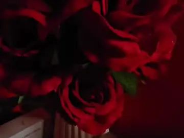 Chaturbate Live Sex Cam of gina_hotlick