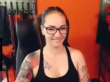 Chaturbate Live Sex Cam of gina_hotlick