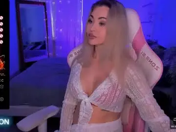 Chaturbate Live Sex Cam of adeleroberts