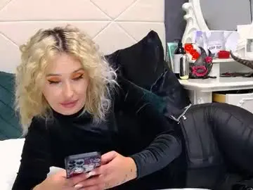 Chaturbate Best live sex cam show of issasmyth